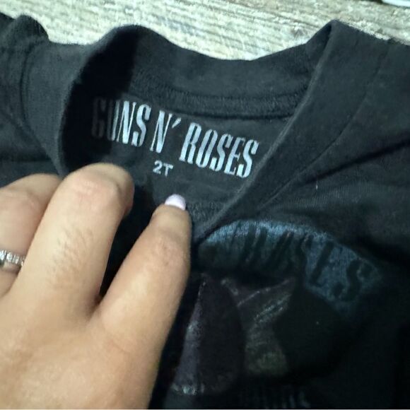 2 T short sleeve shirts #1 - Picture 3 of 4